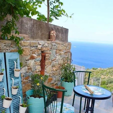Holiday home διώροφη κατοικία γλώσσα σκοπέλου