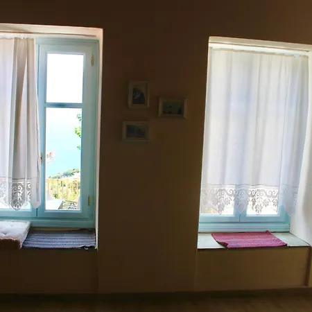 بيت للعطل διώροφη σκοπέλου غلوسا