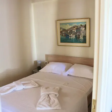 διώροφη κατοικία γλώσσα σκοπέλου * Skopelos Town