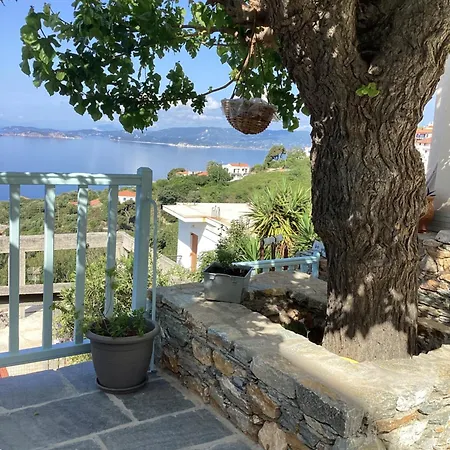 διώροφη κατοικία γλώσσα σκοπέλου Skopelos Town