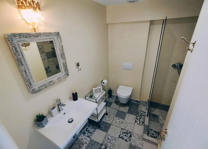 διώροφη γλώσσα σκοπέλου Nyaraló